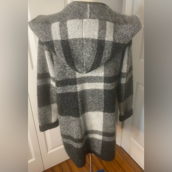 Cyrus Black and Gray Knit Cardigan - Picture 4 of 8